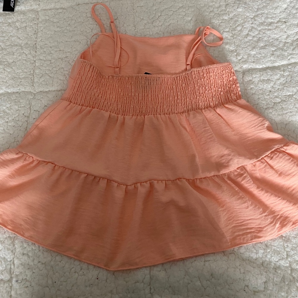 Cute top - Picture 2 of 3